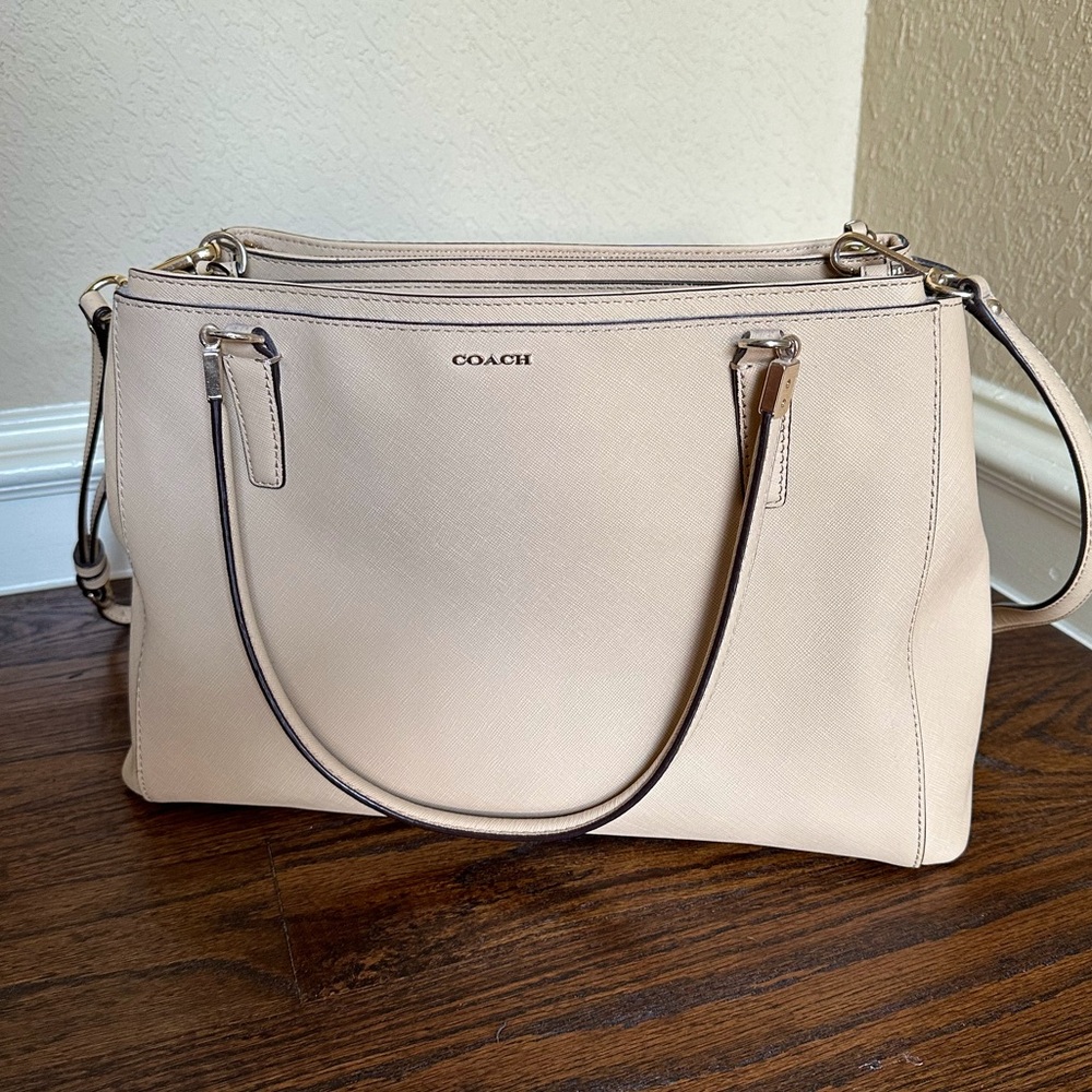 coach outlet tan purse!